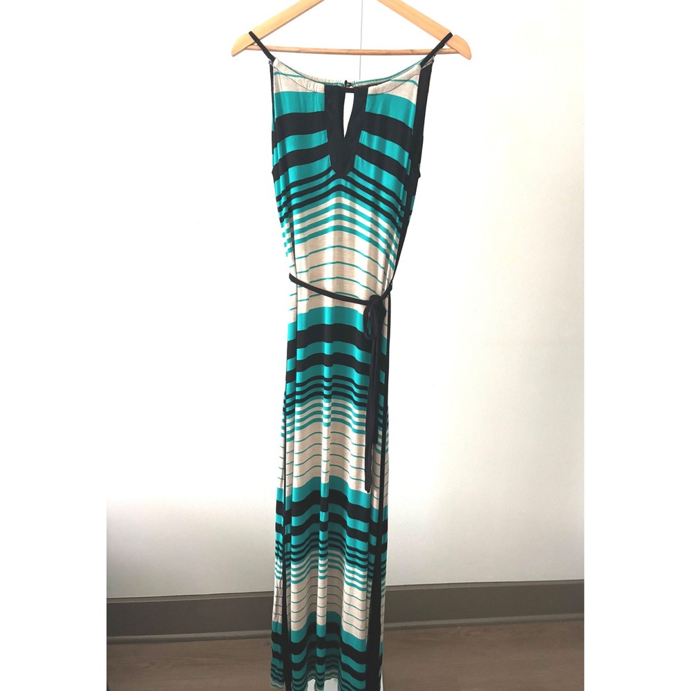 Resort Chic Striped Maxi Dress M Sculpting Side Panels Sleeveless Knit Keyhole - Picture 15 of 16